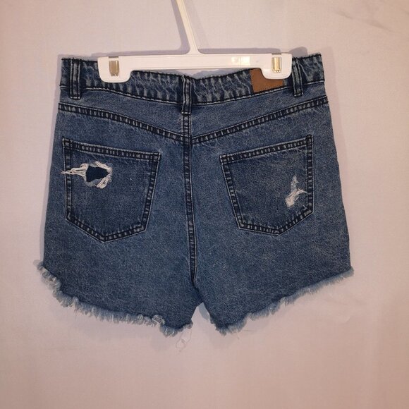Bluenotes Denim Ladies Size 27 Waist Distressed Medium Wash Jean Shorts - Picture 2 of 12
